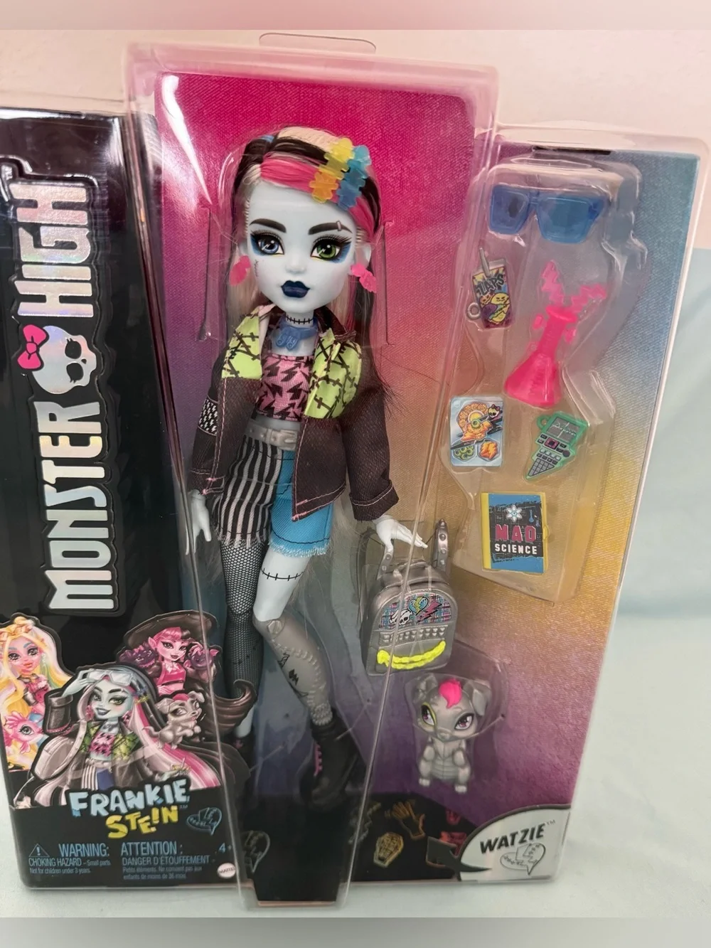Monster High Frankie Stein Fashion Doll with Pet Watzie and Accessories